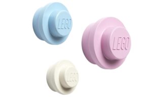 Set tří pestrobarevných věšáků LEGO® Storage III.